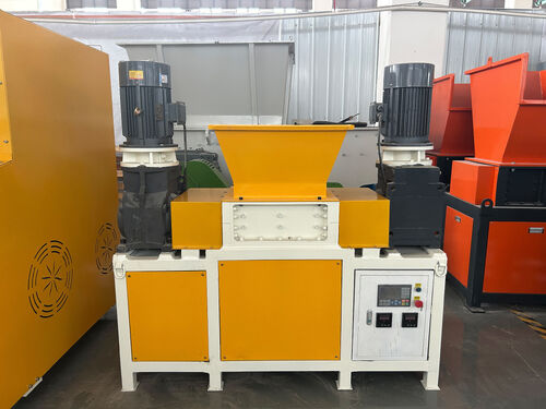 kasus perusahaan terbaru tentang Double Shaft Shredder untuk daur ulang limbah plastik