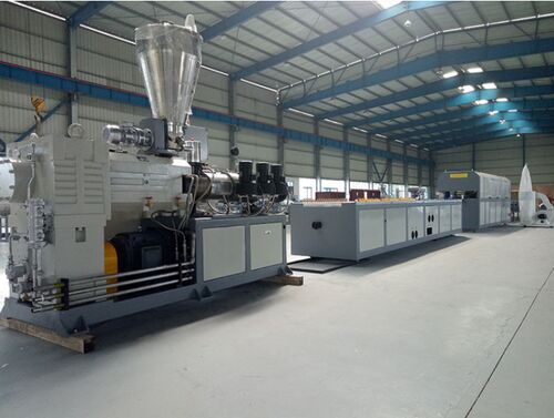 kasus perusahaan terbaru tentang Engineered for the Desert: Delivering a WPC Outdoor Decking Extrusion Line to Egypt