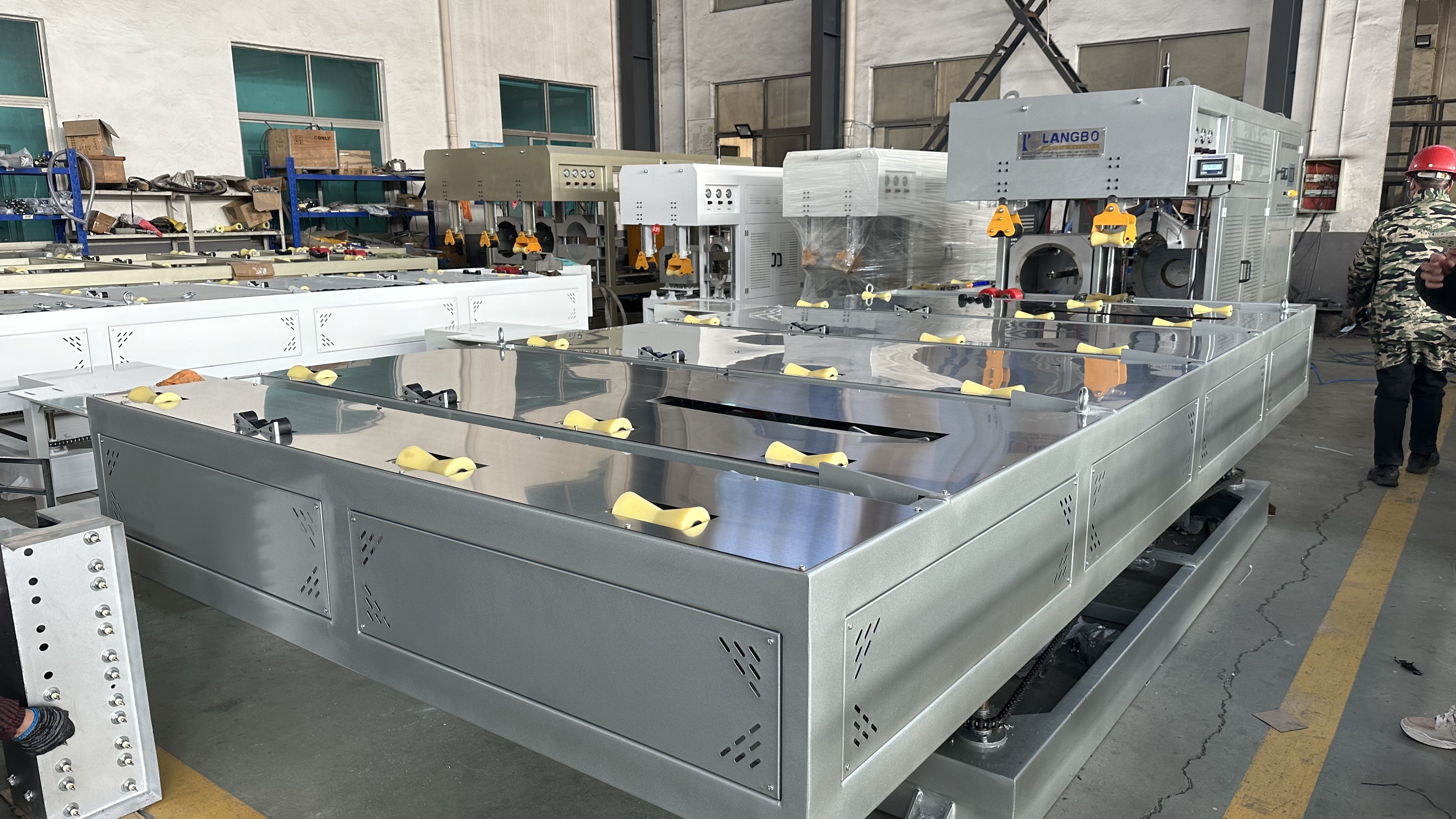 kasus perusahaan terbaru tentang Polandia Pipe Belling Machine dengan Integrated Weighing Project Case