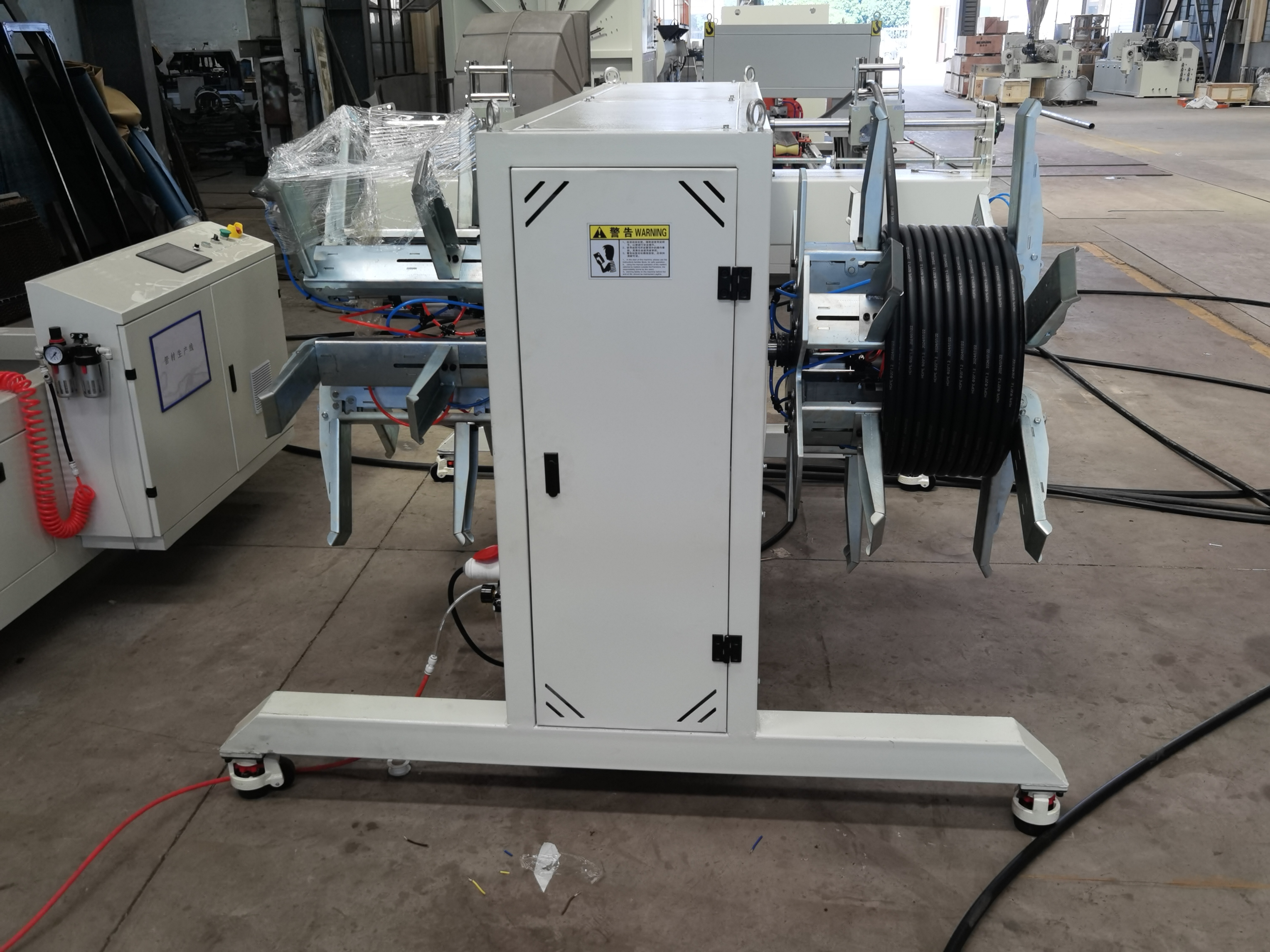 kasus perusahaan terbaru tentang Kasus produk: PE Pipe Double-Station Coiler