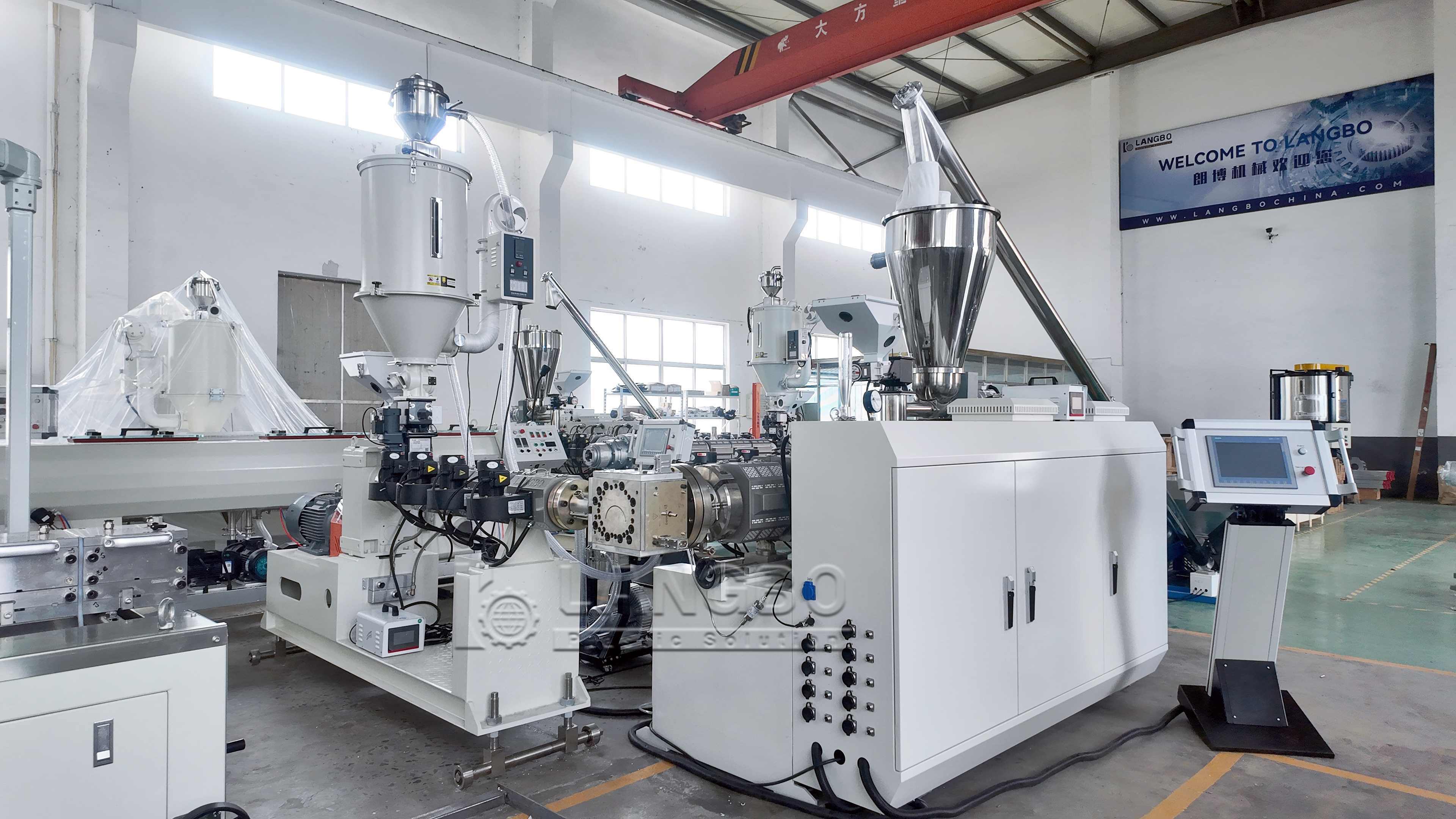kasus perusahaan terbaru tentang LangBo PVC Profile Extrusion Line Mendukung Produksi Berkelanjutan untuk Profil Plastik Inggris