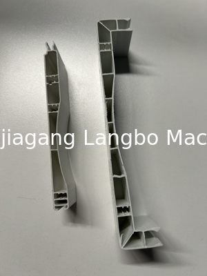 kualitas  51/105 22kw Curtain PVC Profile Extrusion Line Conical Twin Screw pabrik