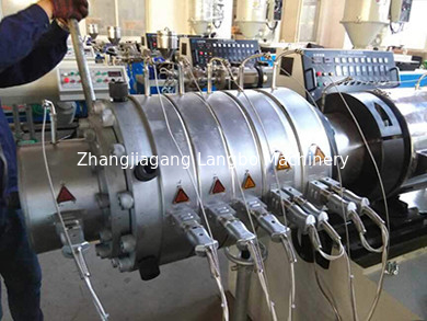 55KW PVC saluran listrik Extrusion Line 20 - 110mm Kecepatan tinggi
