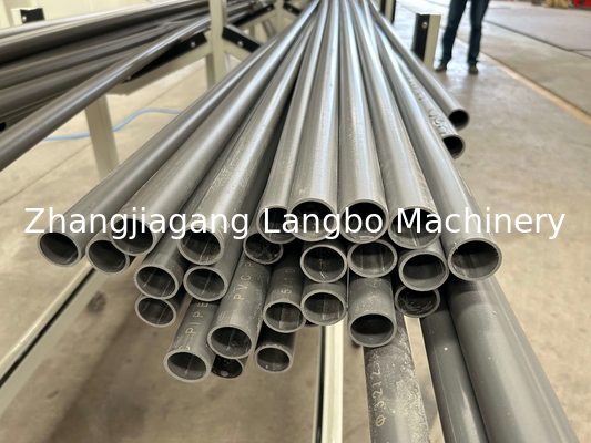 400kg / H Kapasitas Tinggi Jalur Ekstrusi Pipa PVC 20 - 63mm