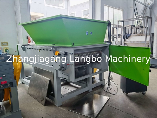 Penghancur Poros Tunggal Untuk Benjolan Lelehan Plastik 110KW