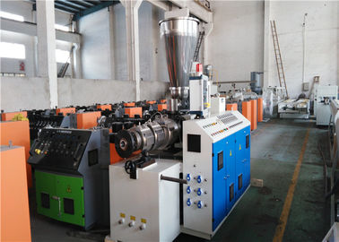 Kapasitas Tinggi Conical Twin Screw Extruder Untuk PVC / WPC Profil Ekstrusi