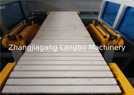 Profesional Kayu Plastik Profil Lantai Komposit Papan Ekstrusi Produksi Line