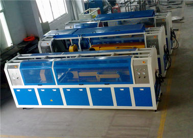 Mesin ekstrusi PVC lantai pendingin multi-tahap Kapasitas 350KG/H ADITIV PVC