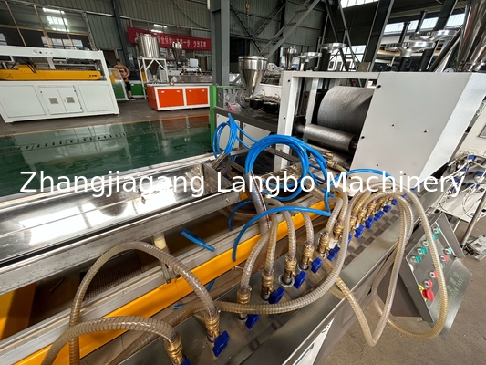 Co Outdoor Wpc Extrusion Line Dengan 3D Embossing