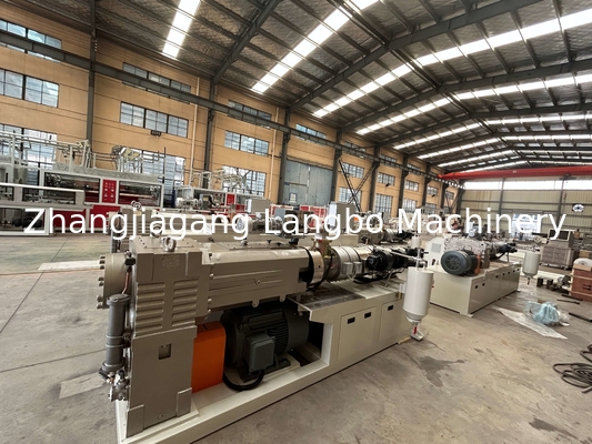 80/173 Garis Ekstrusi Pipa PVC Conical Twin Screw Dengan Output 600kg / H