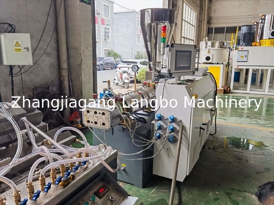 Mesin Panel PVC WPC Dekorasi Interior Lapisan Langit-langit Lantai Atap Ekstrusi lini produksi