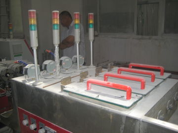 Mesin Pembuat Pipa PVC Empat Tahan Lama 250KG/H / 350KG/H Kapasitas Sekrup Ganda