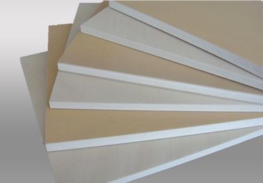 WPC PVC Foam Board Extrusion Line Menyimpan Sumber Daya Hutan Output Tinggi