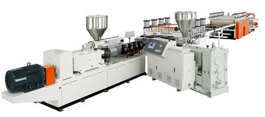 1220 X 2440mm WPC / PVC Foam Dewan Ekstrusi Line Double Side Skinning
