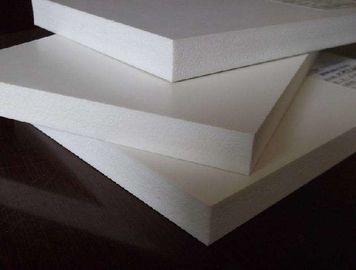 1220 X 2440mm WPC / PVC Foam Dewan Ekstrusi Line Double Side Skinning