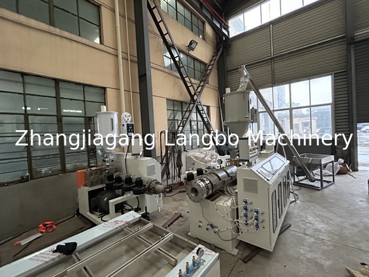 Lini Ekstrusi Profil Wpc yang Dapat Diandalkan Mesin Penghematan Energi Sistem Kontrol Suhu yang Tepat