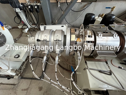 Garis produksi pipa plastik PVC bawah tanah dengan bahan daur ulang penuh