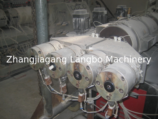 Efisiensi Tinggi 16-32mm UPVC CPVC PVC Pipe Manufacturing Machine / PVC Pipe Extrusion Line dengan Conical Twin Screw Extruder Pipa Pasokan Air Plastik