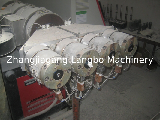 Mesin Pembuatan Pipa PVC Empat Strand Empat Kavitas PVC Pipe Extrusion Line