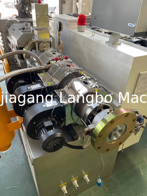 Mesin Pvc Pipe Extruder Berkecepatan Tinggi Untuk Pipa Pasokan Air Twin Screw And Barrel Design