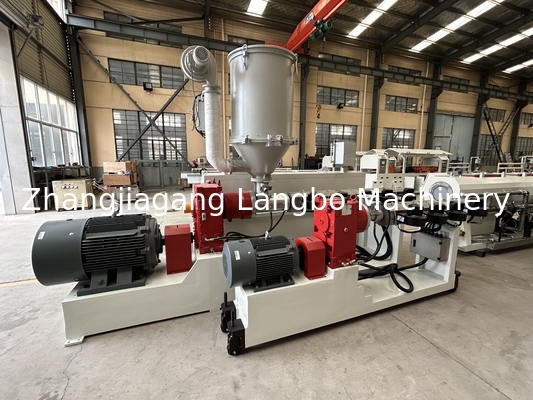Desain Sekrup Tunggal Densitas Tinggi HDPE PE Pipe Extrusion Line Untuk Kebutuhan Tegangan Disesuaikan