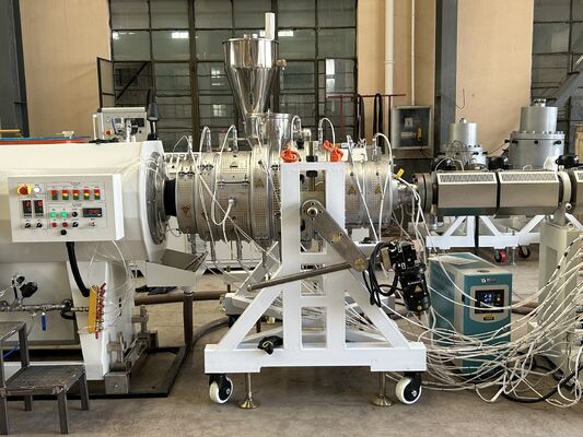 Motor Plastic Extruder HDPE Pipe Extrusion Production Line Mesin Ekstrusi