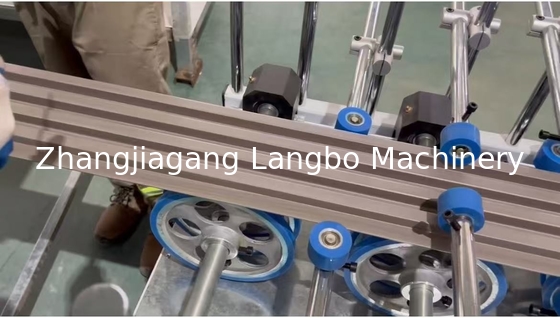 Dekorasi Interior PVC WPC Louvered Fluted Wall Panel Extrusion Making Line Produksi