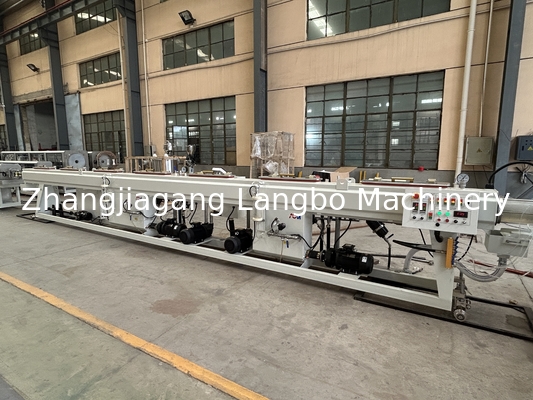 Lini Produksi Ekstrusi Pipa Selang Pipa Air Irigasi PPR Tiga Lapis Ganda Tiga Sekrup Tunggal Plastik untuk Pasokan Air Energi Gas