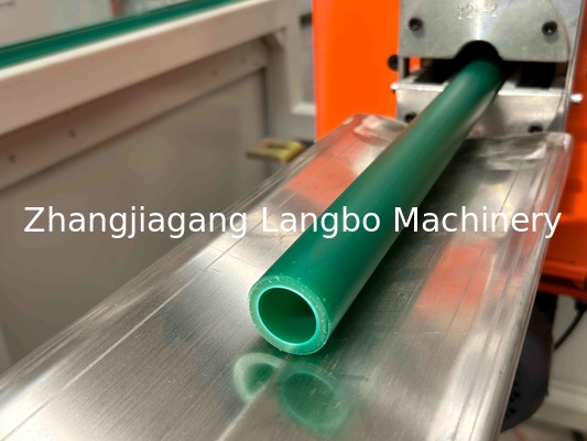 Lini Produksi Ekstrusi Pipa Selang Pipa Air Irigasi PPR Tiga Lapis Ganda Tiga Sekrup Tunggal Plastik untuk Pasokan Air Energi Gas