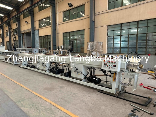 Lini Produksi Ekstrusi Pipa Konduit Listrik Air PPR Plastik / Mesin Pembuat Pipa Bergelombang Dinding Tunggal PPR