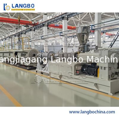 150KG / Jalur Ekstrusi Pipa PVC Kapasitas Tinggi dengan Sistem Pemotongan Bebas Debu / Chip