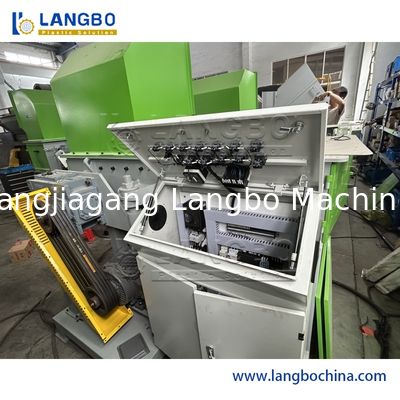 HDPE Bucket Waste Pallet Shredding Tangki Plastik Besar Mesin Shredder Tunggal Poros