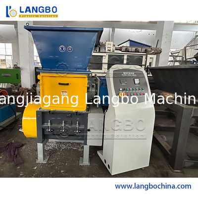 Penghancur Poros Tunggal Untuk Benjolan Lelehan Plastik 110KW