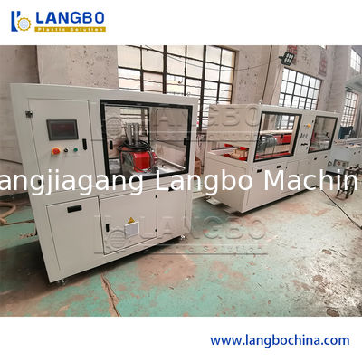 Output Tinggi PVC Profil Ekstrusi Baris 300MM Profil Ukuran 250KG / H Kapasitas