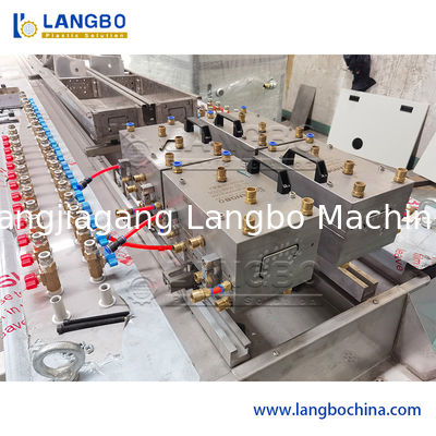 150KG / H PVC Profil Ekstrusi Line Dengan Kontrol Sentuh Layar Plc Penghematan Energi