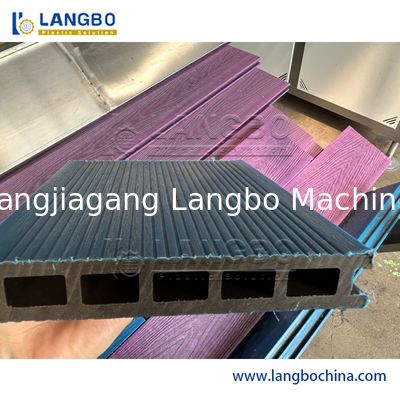 CE WPC Profil Ekstrusi Line 100 - 150KG / H Kapasitas Produksi Tinggi