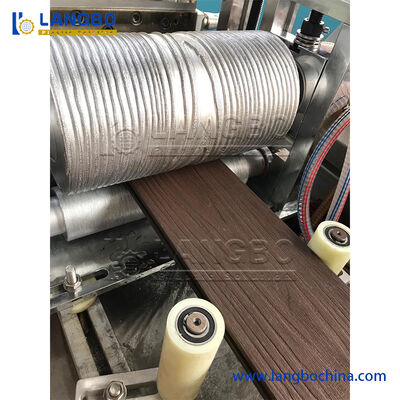 350KG / H Kecepatan Produk Mesin Panel Dinding WPC, Kontrol PLC Lini Produksi Profil WPC