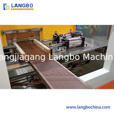 Arsitektur WPC Profil Ekstrusi Line 240MM Ukuran Produk 37KW Daya Motor