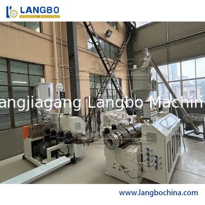 Arsitektur WPC Profil Ekstrusi Line 240MM Ukuran Produk 37KW Daya Motor