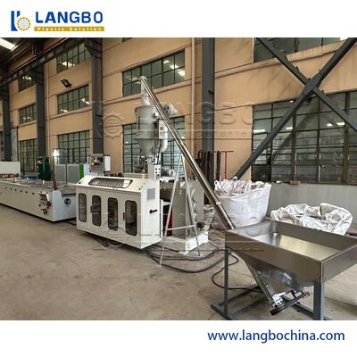 350KG / H Kecepatan Produk Mesin Panel Dinding WPC, Kontrol PLC Lini Produksi Profil WPC