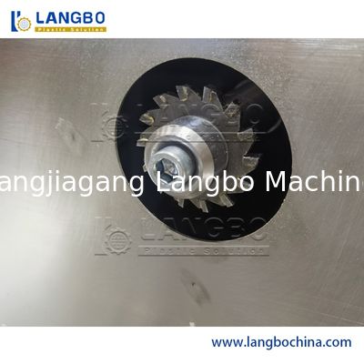 Mesin pemintalan pipa plastik kontrol CNC / PLC otomatis untuk PVC PE PP dengan diameter pipa 16-160 mm