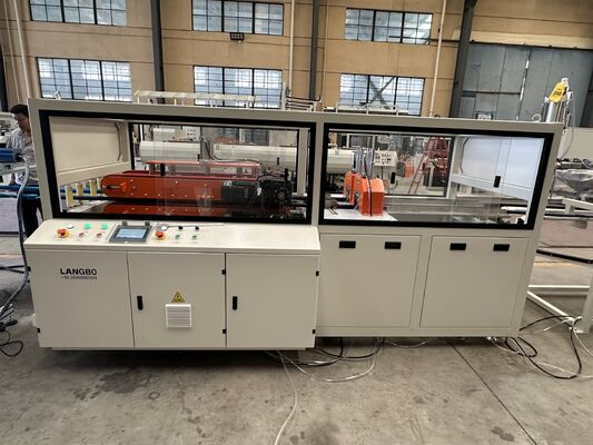 PLC Touch Screen PVC Pipe Extrusion Line Twin Screw Tube Membuat Mesin