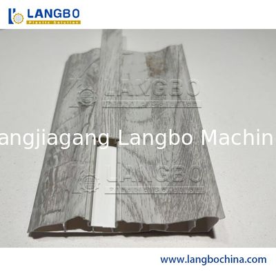Garis Ekstrusi Profil PVC Ber skru ganda untuk Skirting Board dan Decking dengan Sertifikasi CE ISO dan Tegangan Disesuaikan