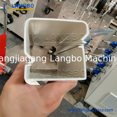 PVC Trunk Extrusion Line Kabel Wire Protection Trunking Profile Making Machine dengan Perangkat Punching