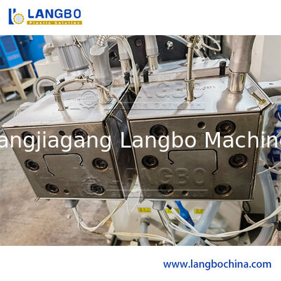 1180mm Profil Ukuran PVC Kabel Trunk Mesin Membuat Dengan 8m Tabel Kalibrasi dan 55/110 Kunci Twin Screw Extruder