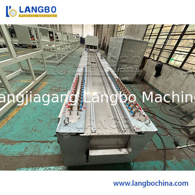PVC Profile Extrusion Line dengan 55/110 Conical Twin Screw Extruder untuk 1180mm Kabel Trunking dan 22KW Motor Power