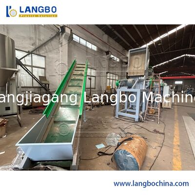 300-5000kg/H Kapasitas PET Daur Ulang Line dengan 14mm Ukuran Flake dan 380V Tegangan untuk PET Botol Daur Ulang