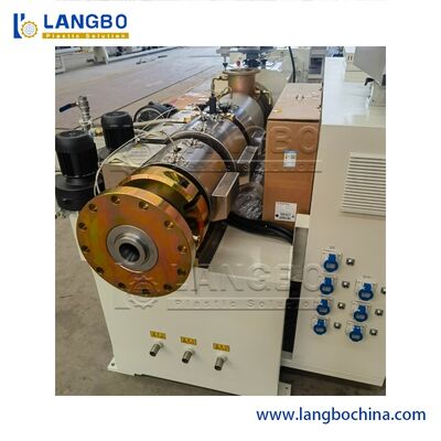 Sertifikat CE Garis Ekstrusi Profil PVC Dengan Ekstruder Sekrup Kembar Kerucut 37KW Tenaga Motor