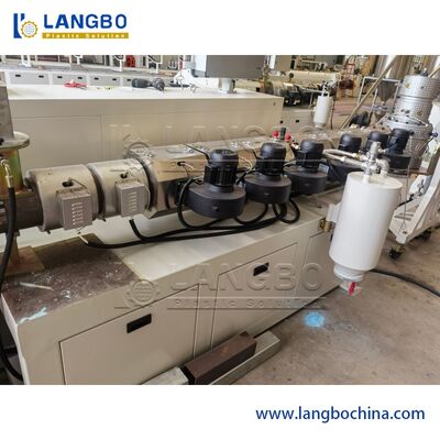 PVC / PU Hose Tube Single Screw Extruder Output Tinggi 15 - 200mm Diameter Sekrup