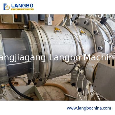 Mesin Pembuat Pipa Plastik PVC HDPE PE Tingkat Lanjut Tinggi 315mm Lini Ekstrusi
